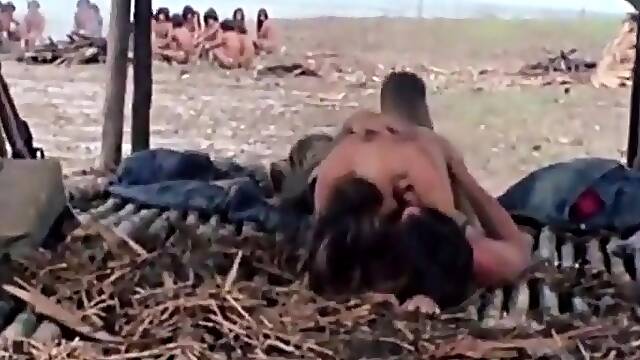 Canibal Holocaust Hot Scene