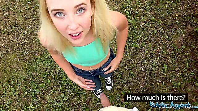 Elegant Samanthas flashing porn