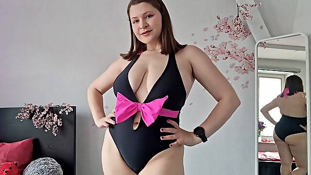 Your splendid gf is getting well-prepped for the beach just for you JOI & countdown