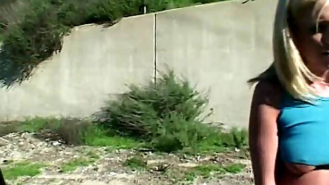 Excellent blond fucks in the back of a pick up outside