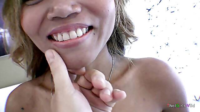 Cute petite Thai tastes jizz for first time
