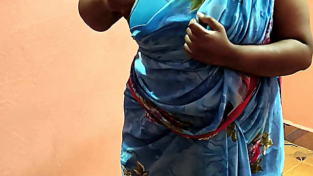 Chubby Stepmom Hot Saree Changing