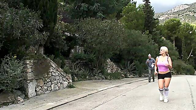 Robin and Blondie in steamy sports action, her shaven pussy devoured, then pounded hard